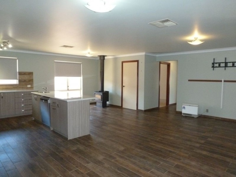 8A Paddington Drive, Hannans WA 6430