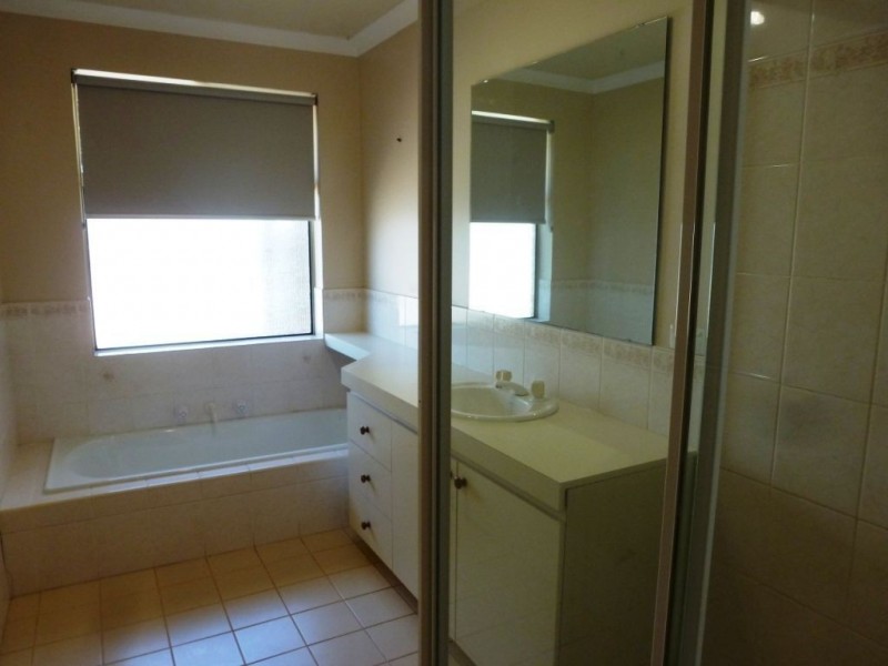 8A Paddington Drive, Hannans WA 6430