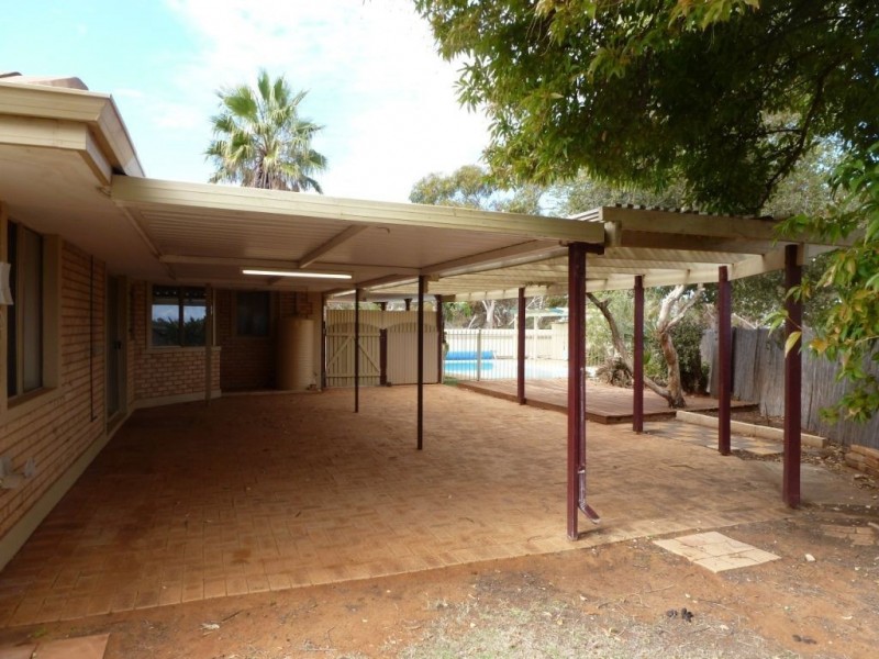 31 Burkett Drive, Hannans WA 6430