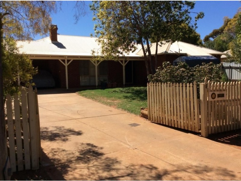 8 Finnerty Lane, Hannans WA 6430