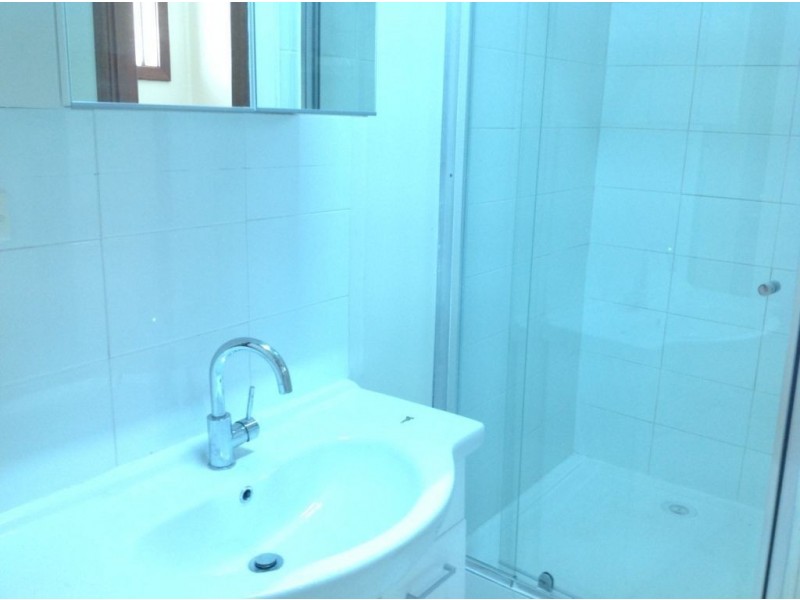 2/319 Collins Street, Lamington WA 6430