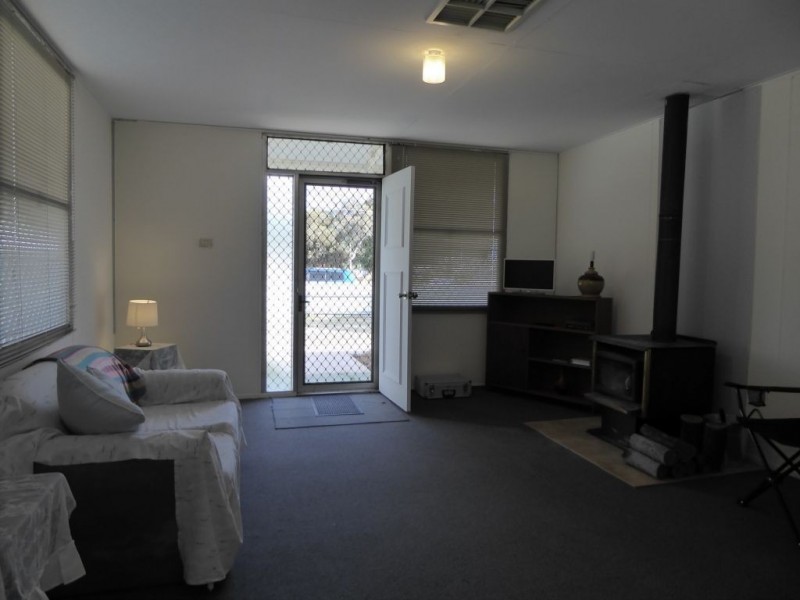 84 Sylvester Street, Coolgardie WA 6429