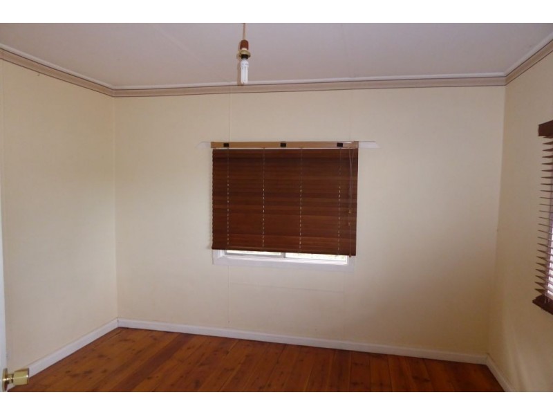 30 Varden Street, Lamington WA 6430
