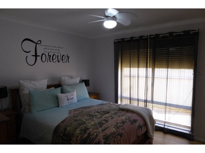 16B Jarvis Place, Hannans WA 6430