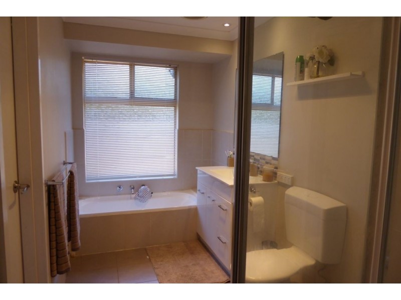 16B Jarvis Place, Hannans WA 6430