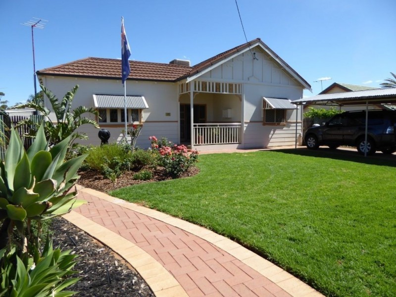 10 North Terrace, Boulder WA 6432