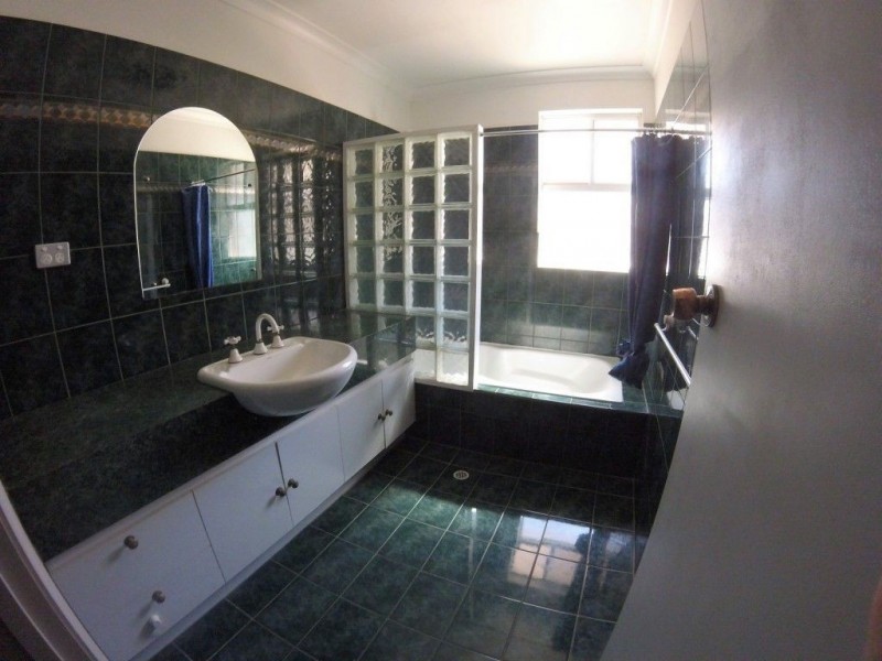 5B Kookynie Close, Hannans WA 6430