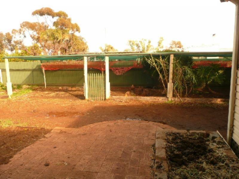 101 Sylvester Street, Coolgardie WA 6429