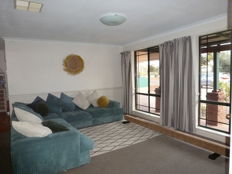 5 Tindals Crescent, Hannans WA 6430