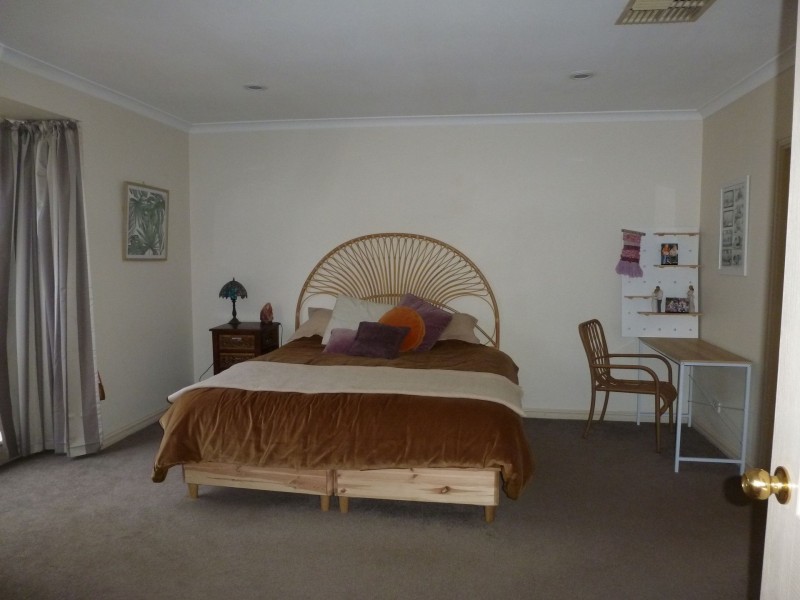 5 Tindals Crescent, Hannans WA 6430