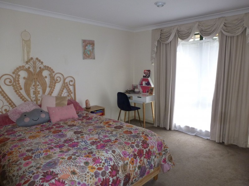 5 Tindals Crescent, Hannans WA 6430