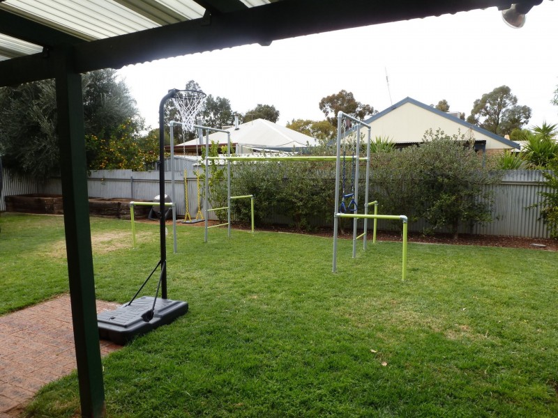 5 Tindals Crescent, Hannans WA 6430