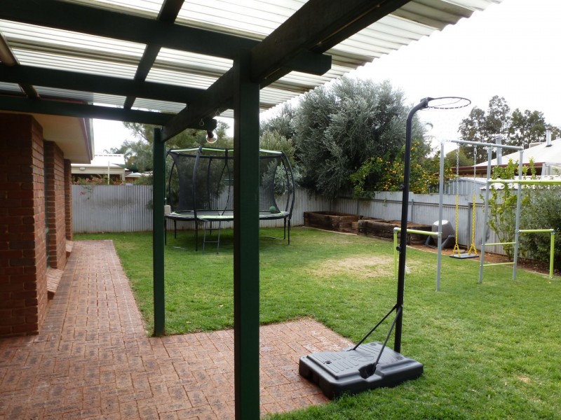 5 Tindals Crescent, Hannans WA 6430