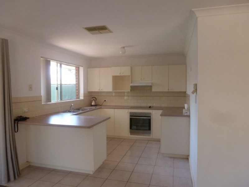 1/100 Piesse Street, Boulder WA 6432