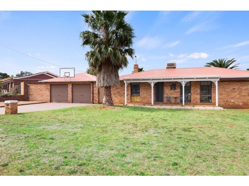 15 Bennetts Place, Hannans WA 6430