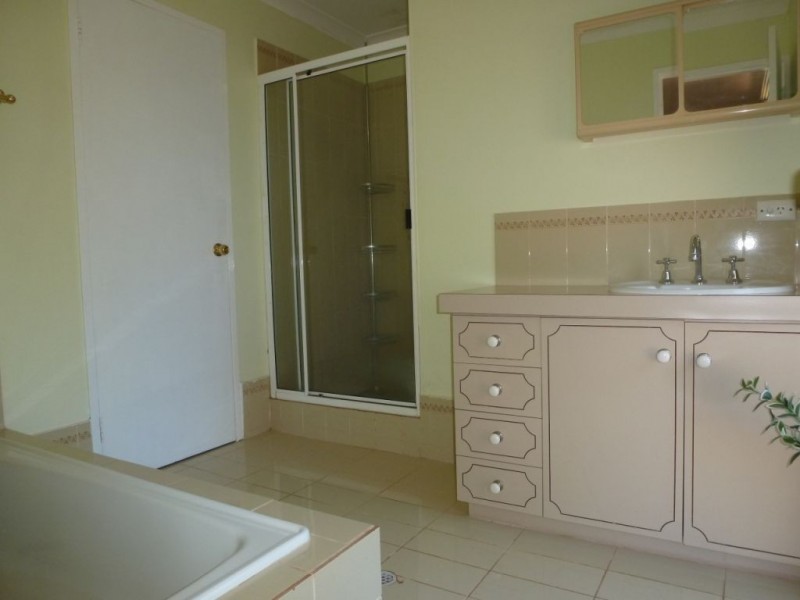 15 Bennetts Place, Hannans WA 6430