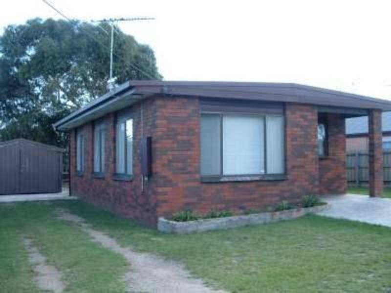 102 Foam Street, Rosebud VIC 3939