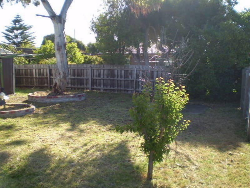 102 Foam Street, Rosebud VIC 3939