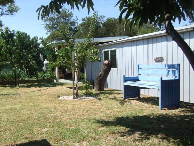 8 The Avenue, Rosebud West VIC 3940