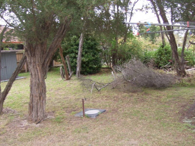 42 (a) Broadway, Rosebud West VIC 3940