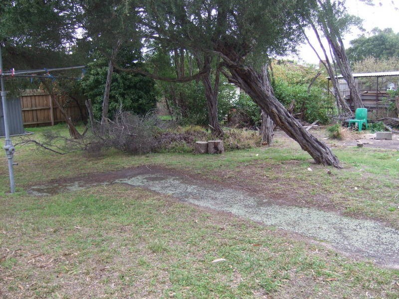 42 (a) Broadway, Rosebud West VIC 3940