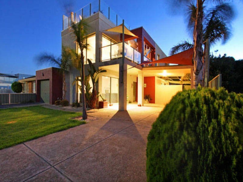 4 Victoria Street, Safety Beach VIC 3936