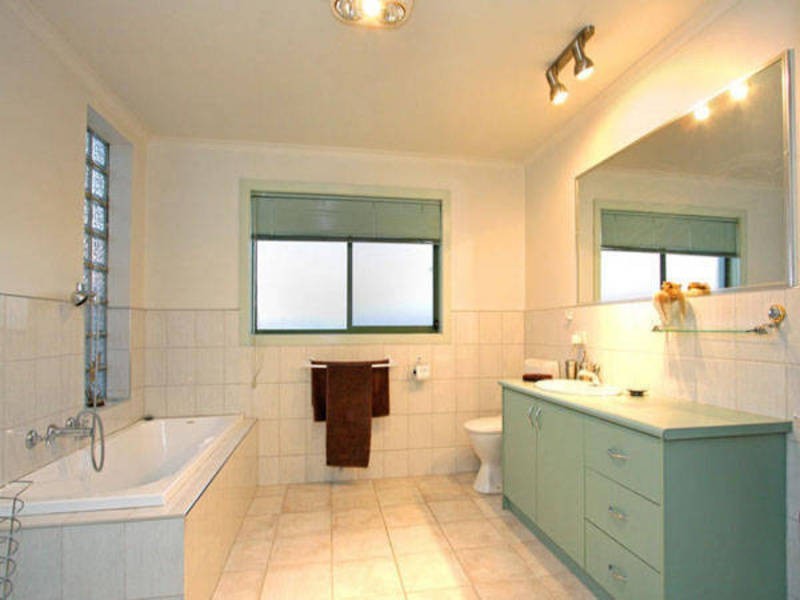 4 Victoria Street, Safety Beach VIC 3936