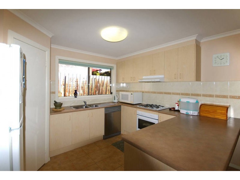 8 Leisure Way North, Rosebud VIC 3939