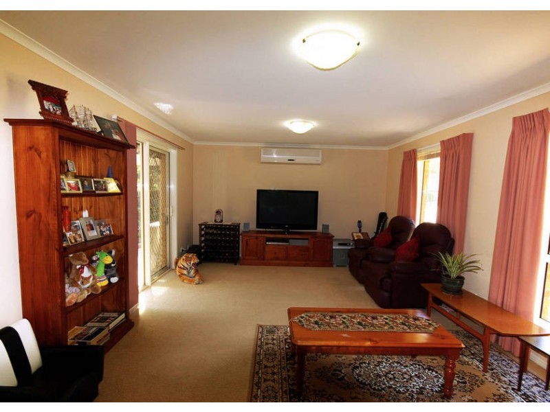 8 Leisure Way North, Rosebud VIC 3939