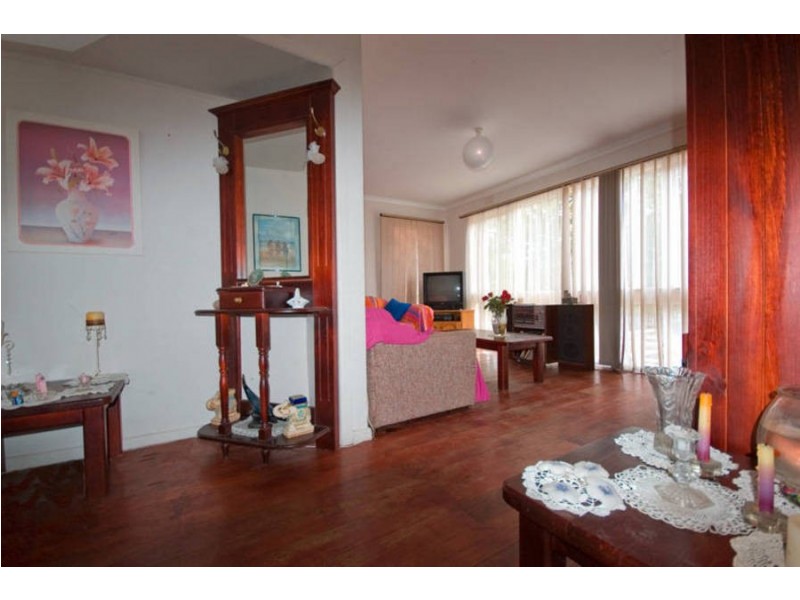 112 Fifth Ave, Rosebud VIC 3939