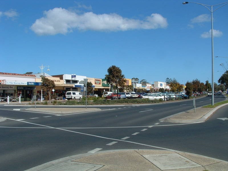 2 Leon Av, Rosebud VIC 3939