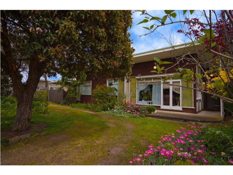 10 Cootamundra Ave, Rosebud West VIC 3940