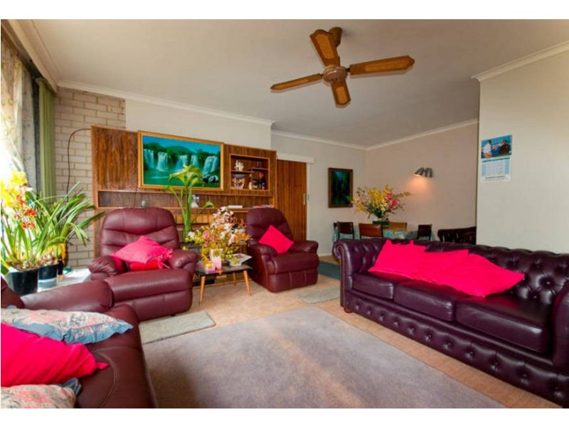 10 Cootamundra Ave, Rosebud West VIC 3940