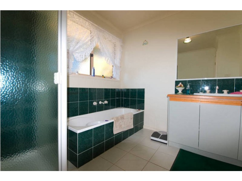 65 Carrathool Avenue, Rosebud VIC 3939