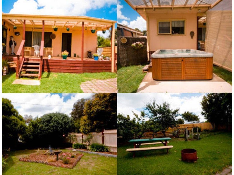 10 Moorfield Ave, Rosebud West VIC 3940