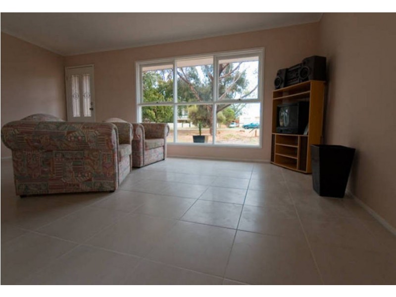 9 Swans Way, Rosebud West VIC 3940