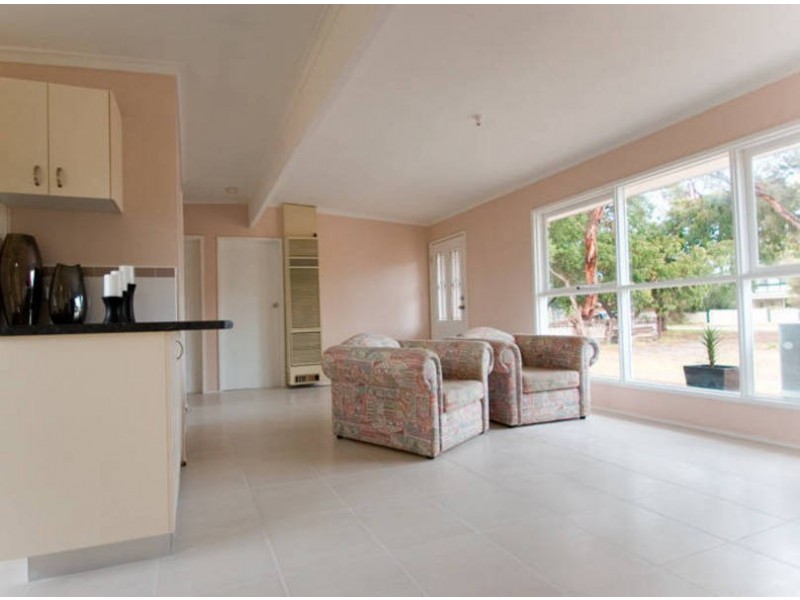 9 Swans Way, Rosebud West VIC 3940