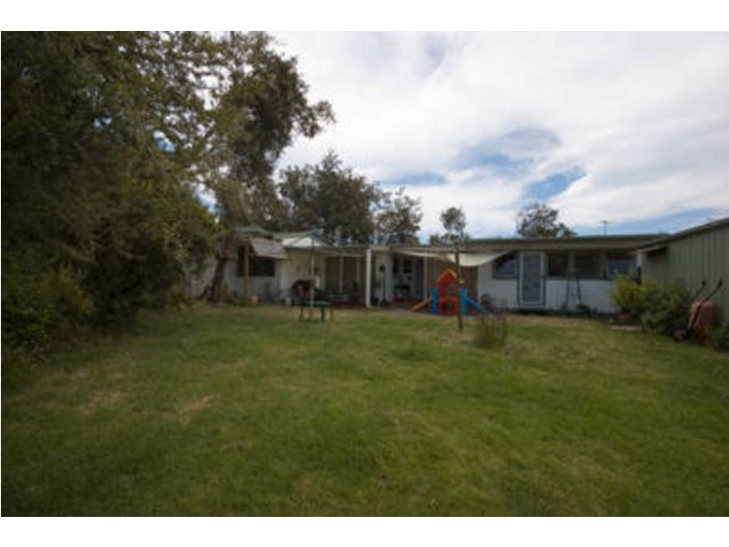 69 Broadway, Rosebud West VIC 3940