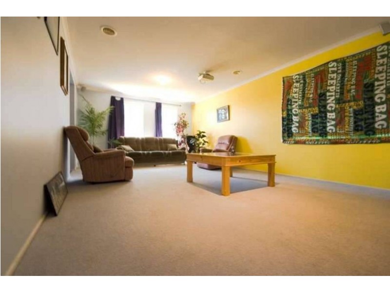 21 Curlew Drive, Rosebud West VIC 3940