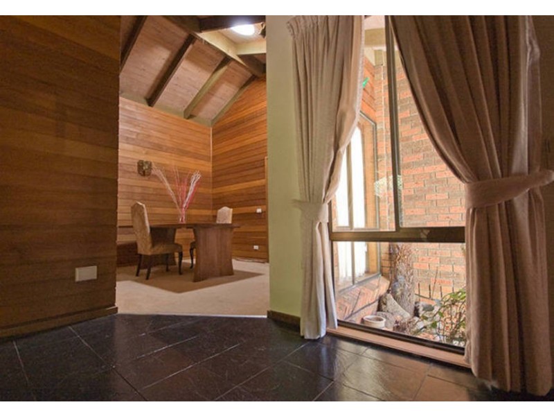 2 Carslake Avenue, Blairgowrie VIC 3942