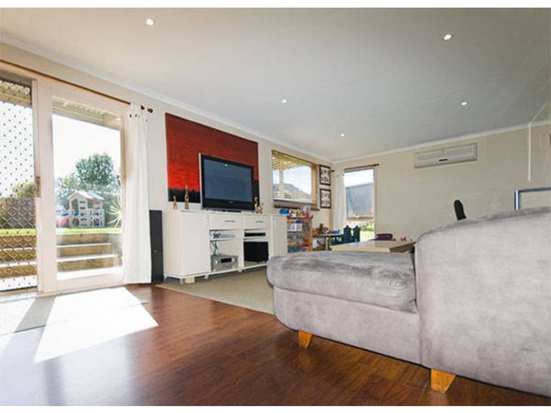 2 Whimbrel Court, Rosebud West VIC 3940