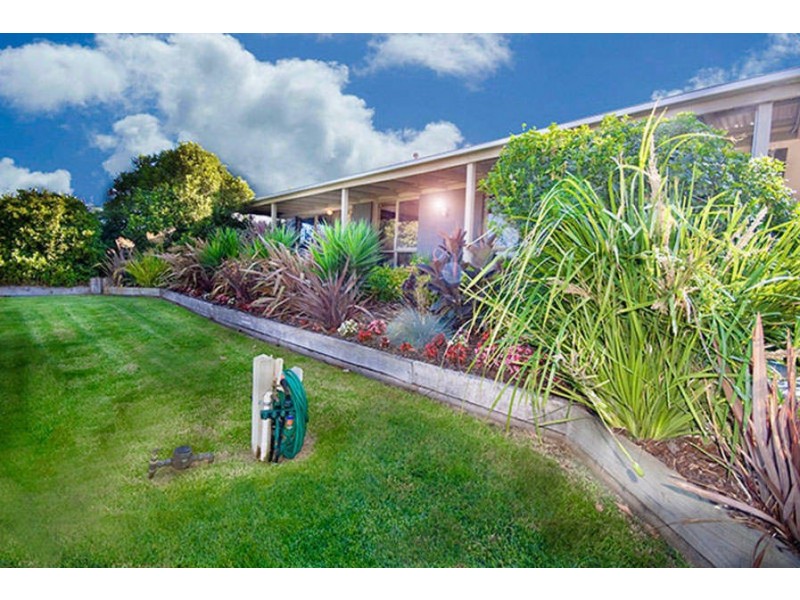 2 Whimbrel Court, Rosebud West VIC 3940