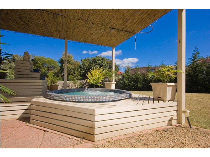 16 Pearl Crt, Tootgarook VIC 3941