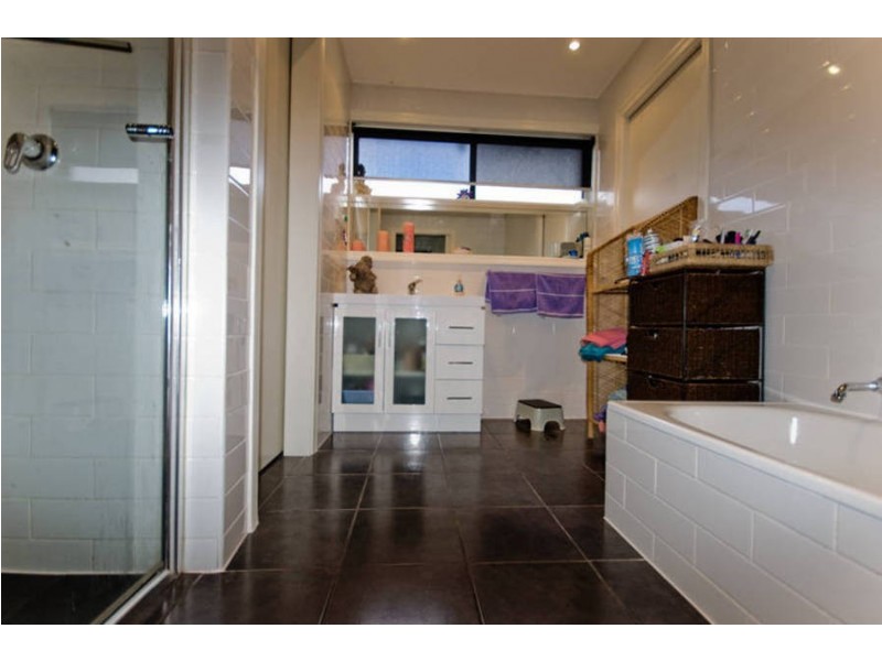 32 Deighton Drive, Rosebud VIC 3939