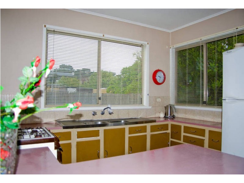 9 Capel Ave, Rosebud West VIC 3940