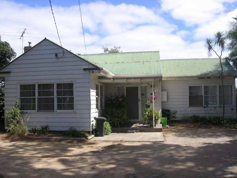 14 Chatfield Ave, Rosebud West VIC 3940