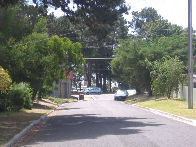 14 Chatfield Ave, Rosebud West VIC 3940