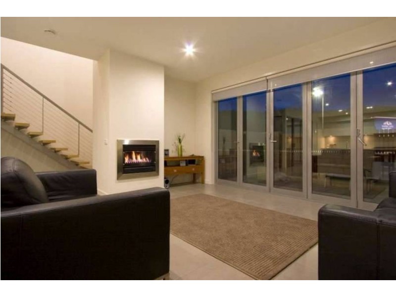 5 Helm Ave, Safety Beach VIC 3936