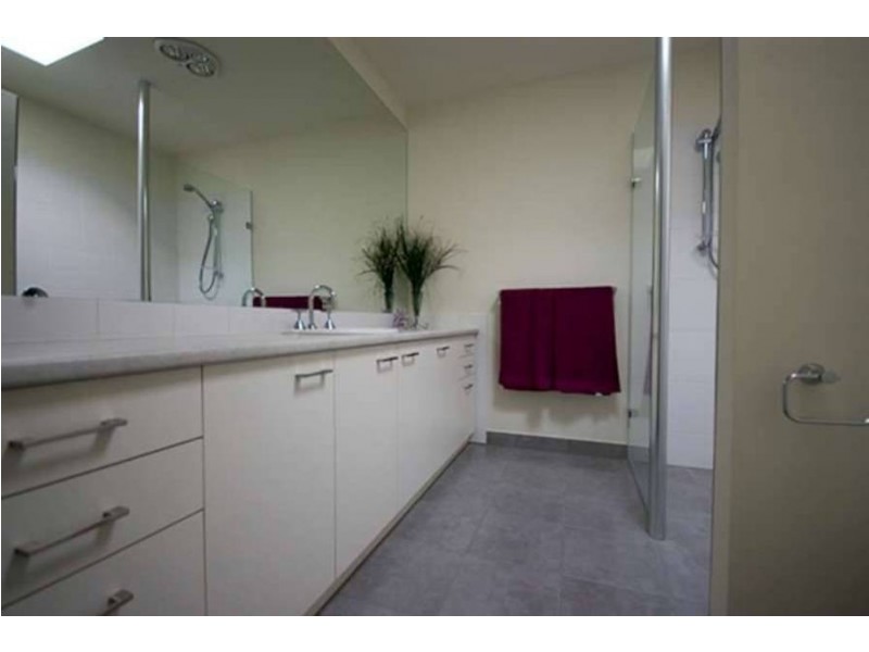 74 Hayes Avenue, Rosebud VIC 3939