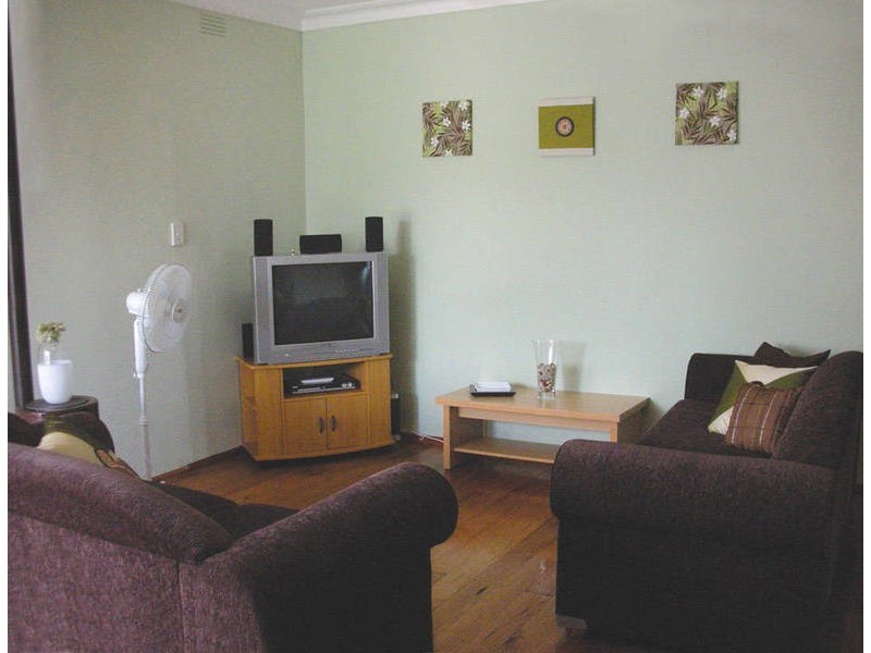 180 Eighth Ave, Rosebud VIC 3939